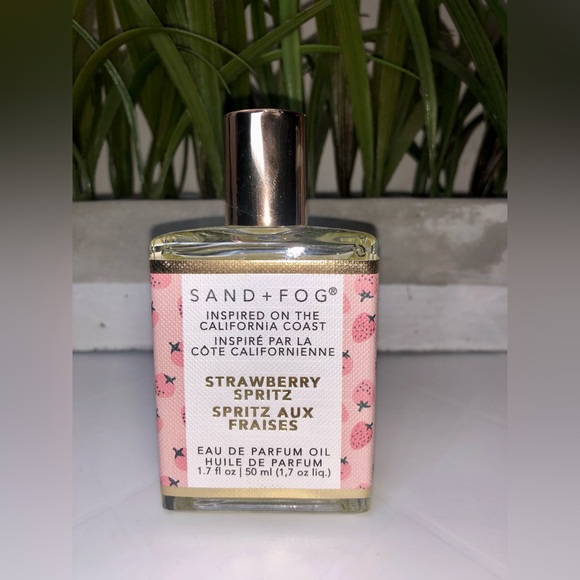 Sand + Fog Strawberry Spritz Eau de Parfum Oil - Picture 2 of 4